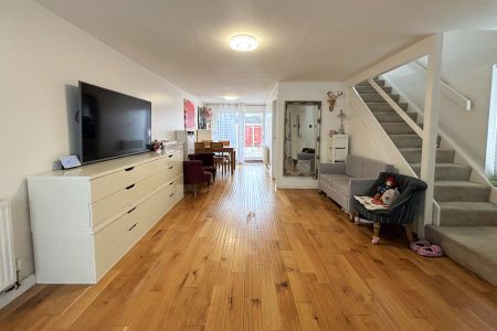 Japonica Close, Woking, Surrey, GU21 - Photo 3