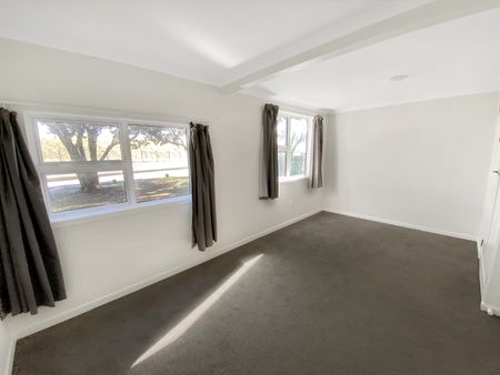 Large Miramar Apartment - Photo 5