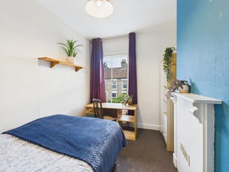 6 bedroom terraced house to rent - Photo 5