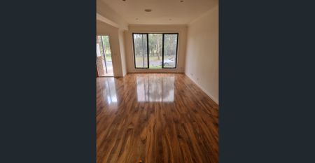 Townhouse with Views - Photo 3