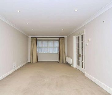Saint Andrews Gardens, Cobham, Surrey, KT11 - Photo 4