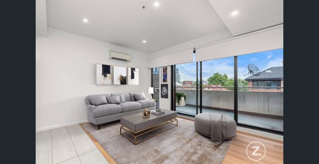 Modern Apartment with Spacious Balcony and Premium Features in a Prime Location - Photo 1