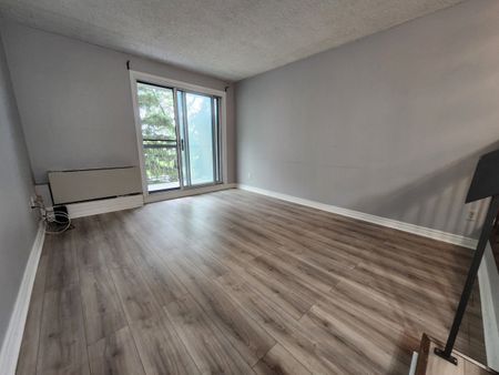 1550 Avenue Panama, #307 - Photo 5