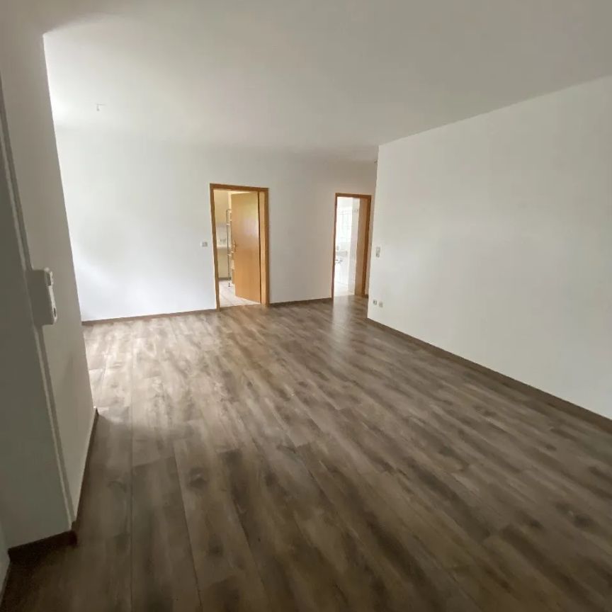 Günstige 2-Zimmer-Wohnung mit Einbauküche - Foto 1