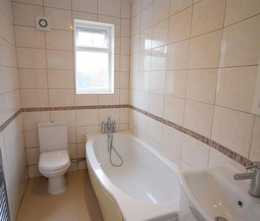 3 bedroom House To Let - Photo 4