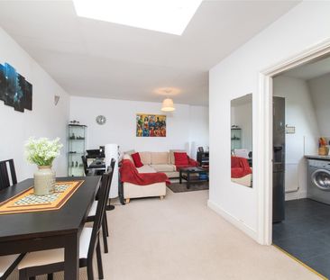 76 Claremont Road, Surbiton, Surrey, KT6 flat to rent - Photo 1