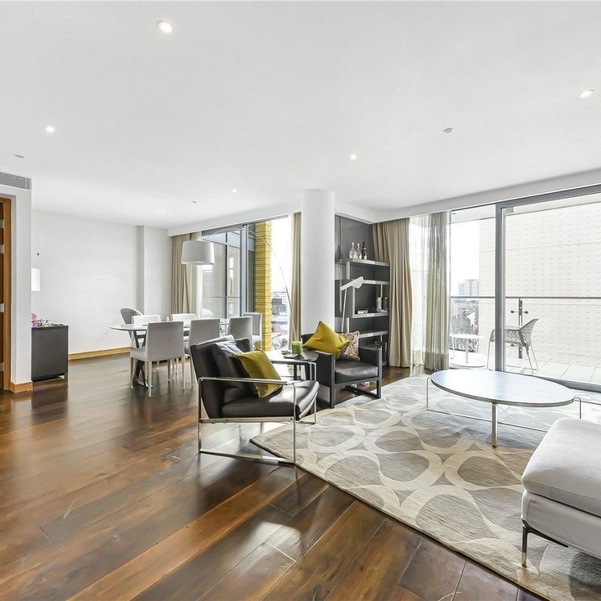 St Giles High Street, Tottenham Court Road, London, WC2H - Photo 1