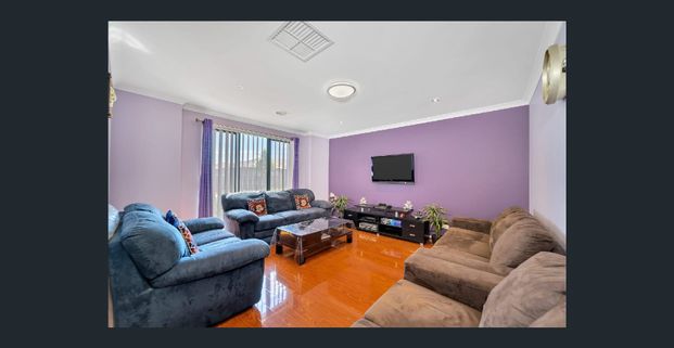 An Exquisite 4 Bedroom Family Residence in Coveted Tarneit Location! - Photo 1