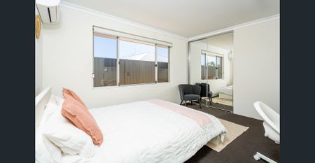 🏡 Private Rooms in rooming house / Rooms 2 and 4 for Rent / $330 per week / Fully Furnished / All utilities Included - Photo 3