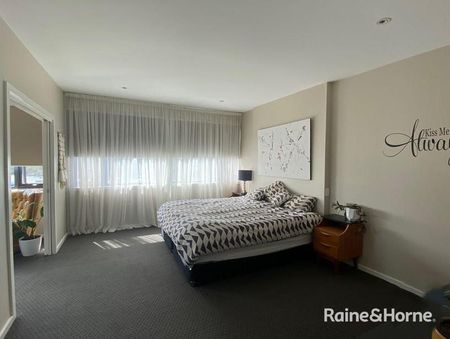 2/20 Rosny Esplanade, Rosny, TAS 7018 - Photo 2