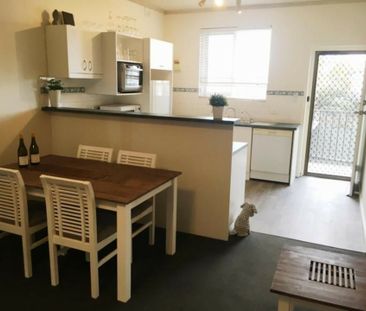 GREAT LOCATION, GREAT QUALITY OF LIVING AND FULLY FURNISHED. - Photo 1