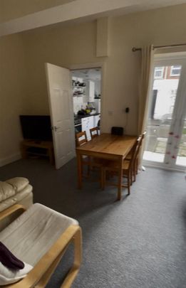 4 bedroom terraced house to rent - Photo 1