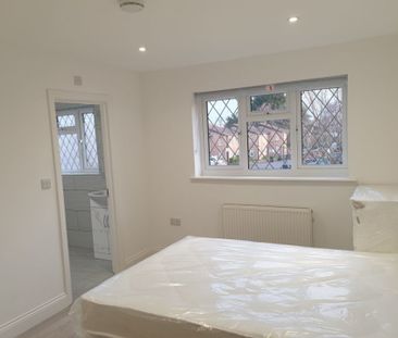 1 bedroom Property to rent - Photo 1