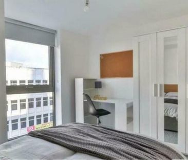 3 bedroom flat to rent - Photo 5
