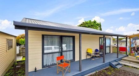 Two Bedroom Detached Dwelling in Henderson - Photo 2