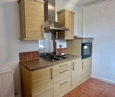 2 bedroom end of terrace house to rent - Photo 1