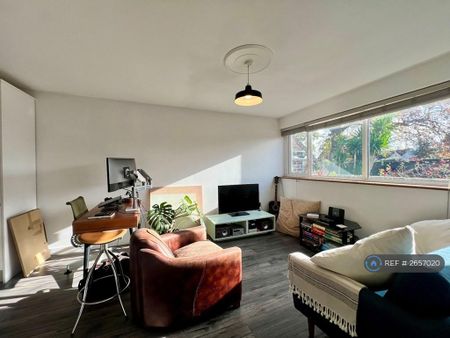 1 bedroom flat to rent - Photo 3