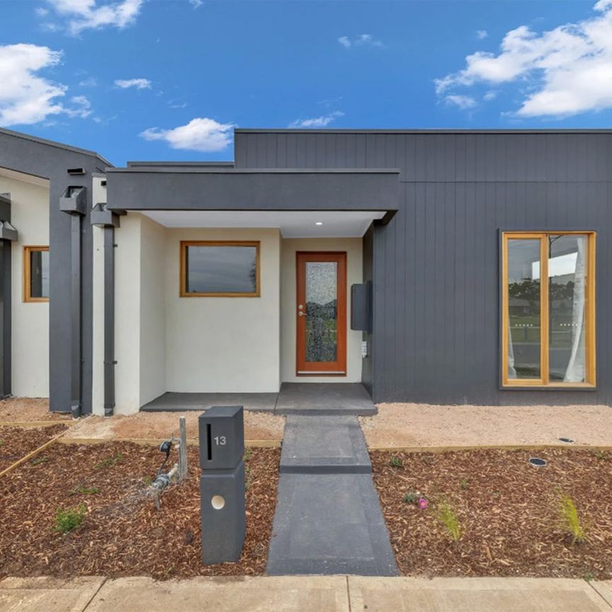 Modern 3-Bedroom Family Home in Prime Willandra Estate Location - Photo 1