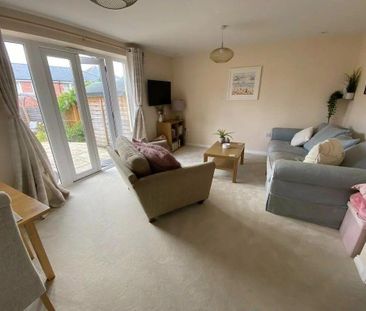 3 bedroom semi-detached house to rent - Photo 1