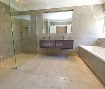 6 bedroom detached house to rent - Photo 1