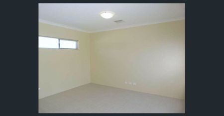 Modern Coastal Living in a Private Laneway Setting - Photo 4