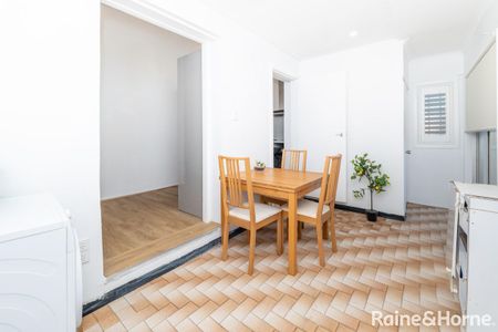 Charming 3-Bedroom Home for Lease in Five Dock - Photo 2