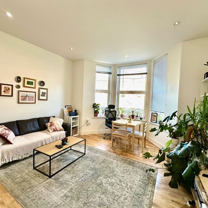 1 Bed Flat, Skardu Road, NW2 - Photo 1