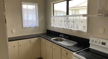 3 Bedroom Home - Photo 3