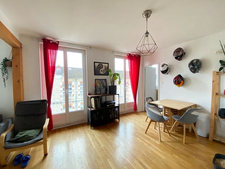 Location Appartement 3 pièces 58m² - Photo 2