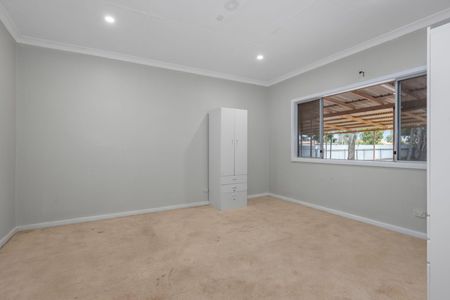 Positioned on a large block in the sought-after suburb of Victory Heights - Photo 4