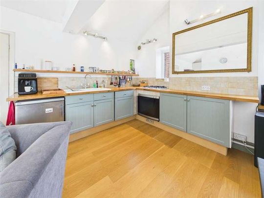 Ashley Road, Walton-on-thames, KT12 - Photo 1