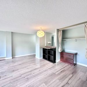 Cozy studio +1 bath at 950 Drake St Vancouver DT - Photo 2