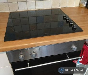 1 bedroom in a house share to rent - Photo 3