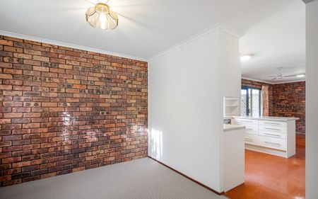 IMPECCABLE LARGE FAMILY HOME - Photo 2