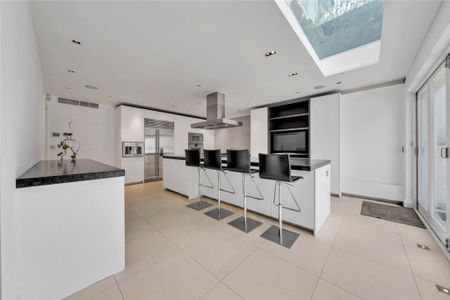 5 bedroom semi-detached house to rent - Photo 5