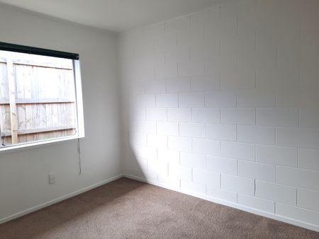 Sunny Brick and Tile Unit - Photo 4