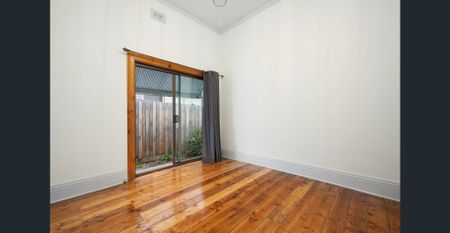 In Town, In Style - Photo 4