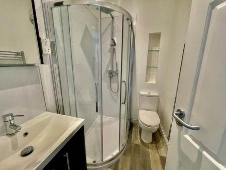 2 bedroom flat to rent - Photo 5