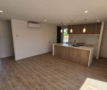 Stylish townhouse - Photo 1