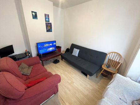 4 bedroom terraced house to rent - Photo 2
