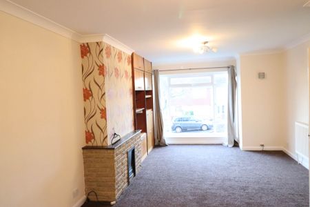 Deeds Grove, High Wycombe - Photo 2