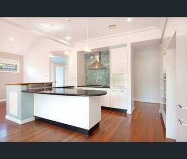 20 Sloane Crescent, Allambie Heights, NSW 2100 - Photo 2
