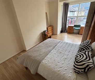 4 bedroom apartment to rent - Photo 6