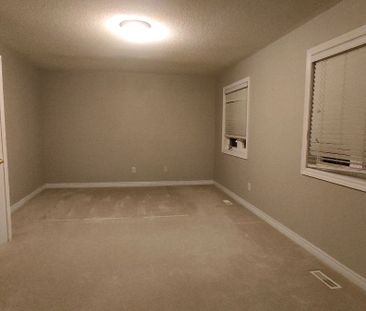 For Lease - 9 Alfred Paterson Drive, Markham, Ontario - Photo 4