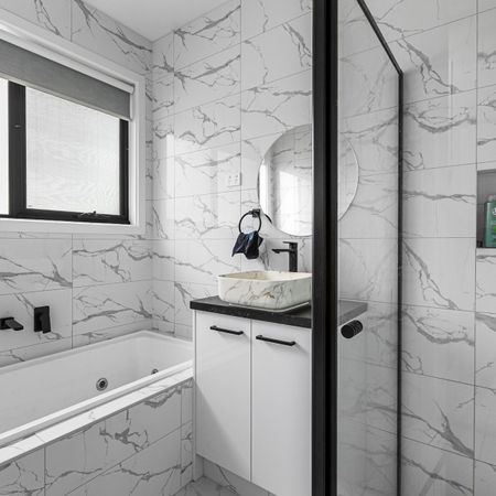 Luxury Living on Oak Hill Road! - Photo 5