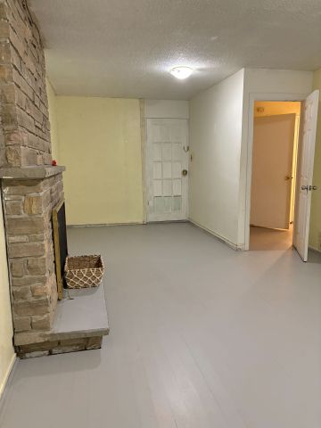 For Lease - 299 Goldenwood Road Unit# Lower Unit, Toronto, Ontario - Photo 3