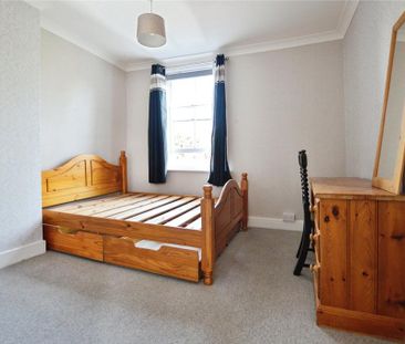 2 bedroom end of terrace house to rent - Photo 5
