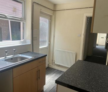 3 bedroom terraced house to rent - Photo 6