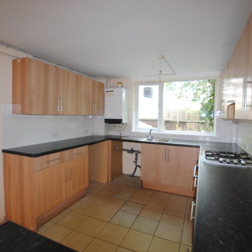 Peters Path, London - Photo 1