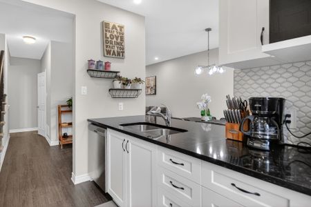 For Lease - 100 Ballinora Lane, Stittsville - Munster - Richmond, Ontario - Photo 3